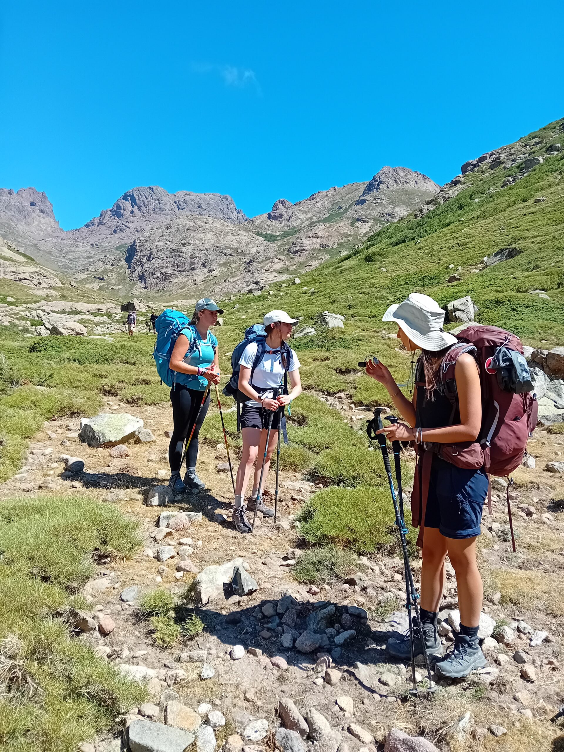 Randonneur sur le GR20 nord, entre Calenzana et Vizzavona, Corse